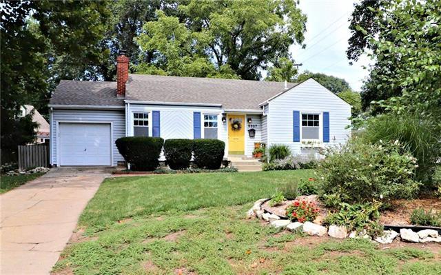 5327 Rosewood Drive - Photo 1