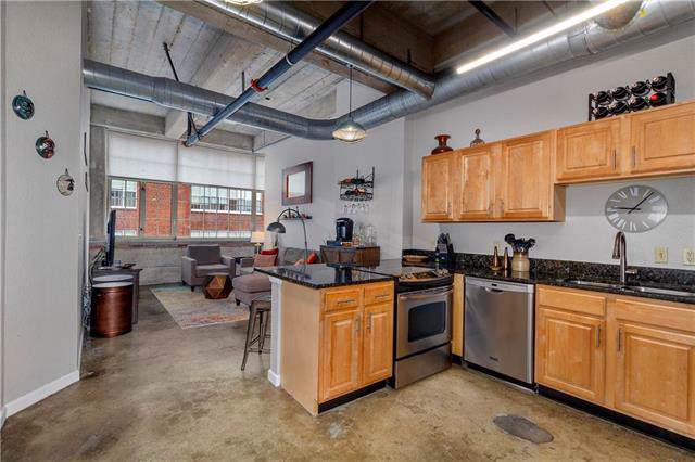 321 7th Street - Photo 1