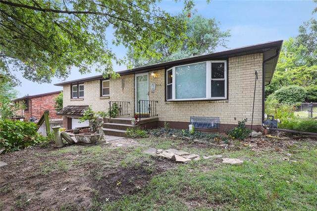 5018 Ridgewood Drive - Photo 1