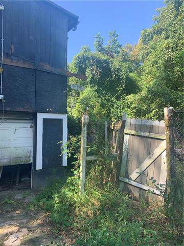 4001 Lindenman Avenue - Photo 1