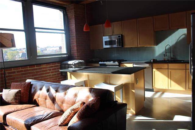 712 Broadway Boulevard - Photo 1