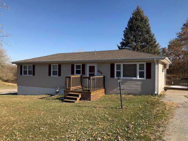 809 6th Terrace - Photo 1