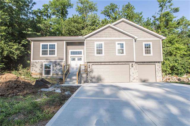 305 Deer Drive - Photo 1