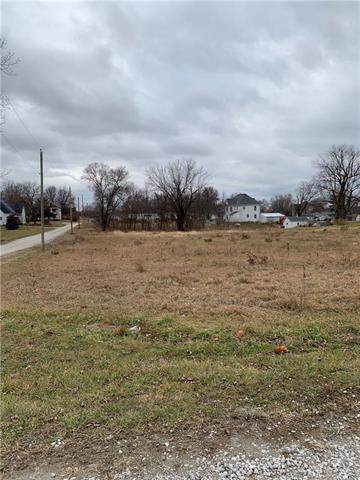 909 Main Street - Photo 1