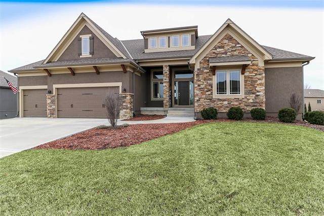 735 Estates Drive - Photo 1