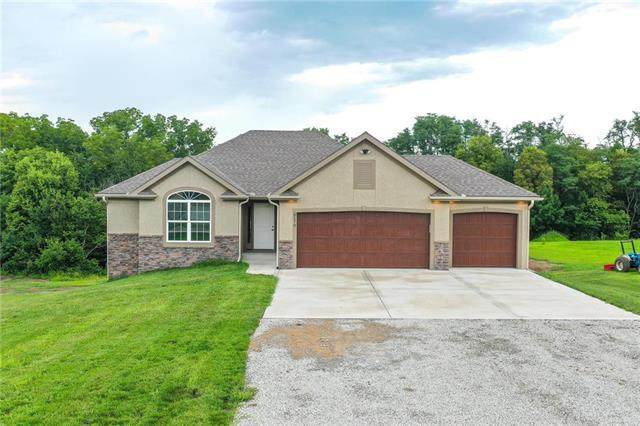 6033 Maple Ridge - Photo 1