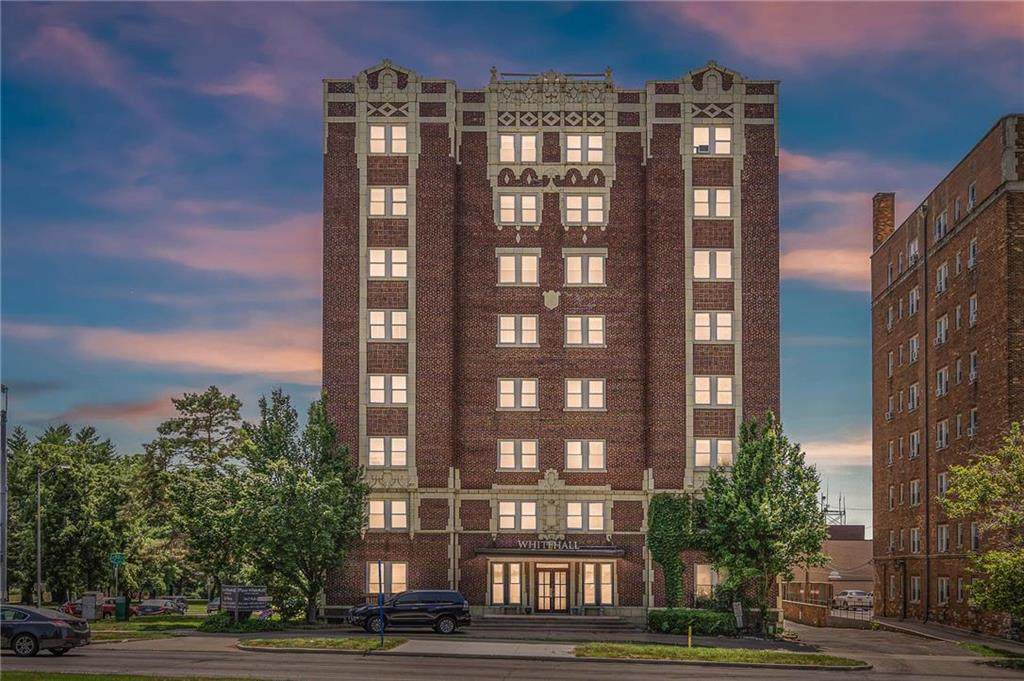 323 Emanuel Cleaver II Boulevard - Photo 1