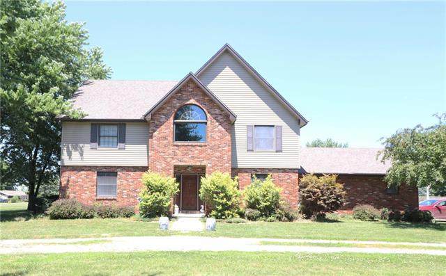 589 Emma Street - Photo 1