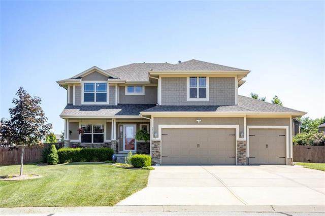 2817 Parkwood Drive - Photo 1