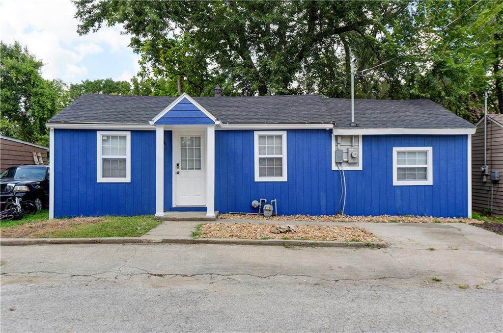 4918 Blue Lane - Photo 1