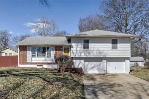 1902 Crestwood Drive - Photo 1