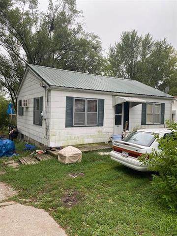 711 Olive Street - Photo 1