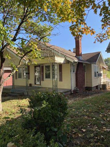 2208 Doniphan Avenue - Photo 1