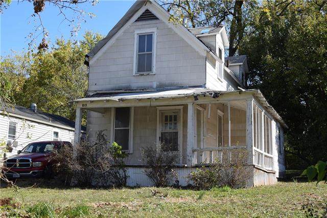 815 Arlington Avenue - Photo 1