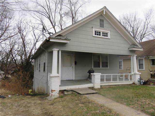 2533 Cypress Avenue - Photo 1