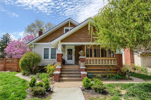604 Noyes Boulevard - Photo 1