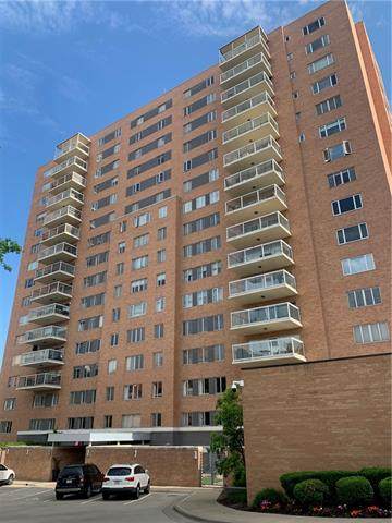 221 48th Street - Photo 1