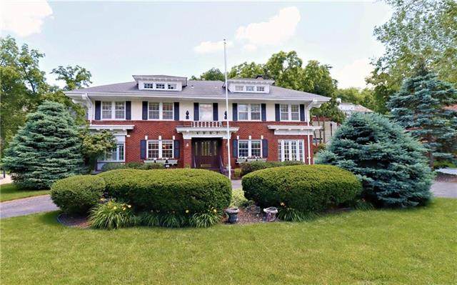 4987 Ward Parkway - Photo 1