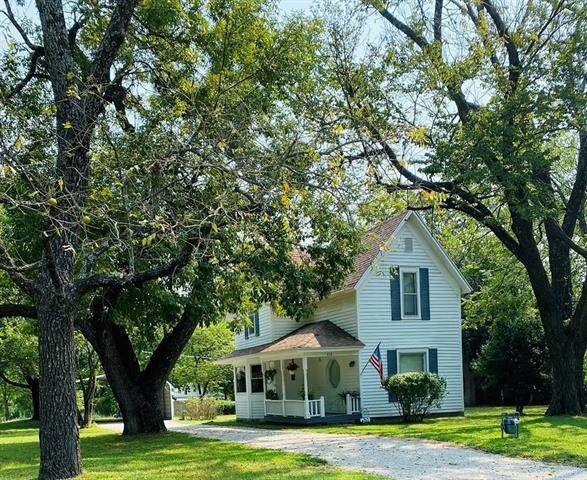 712 Grove Street - Photo 1