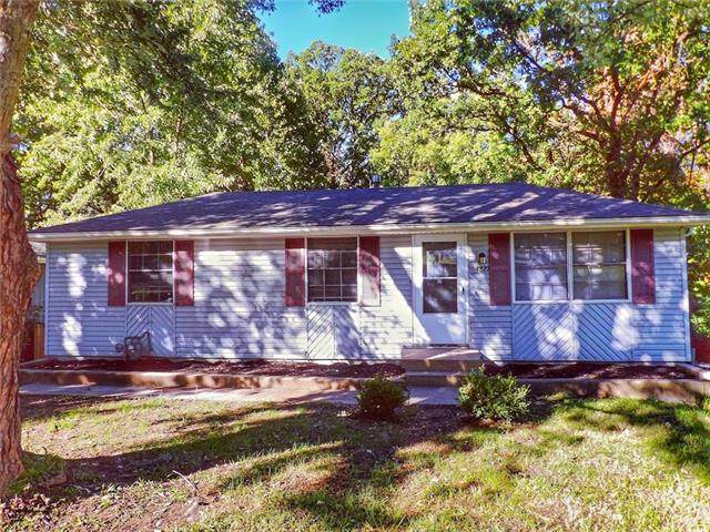 4822 Bennington Avenue - Photo 1
