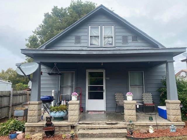 809 Spruce Street - Photo 1