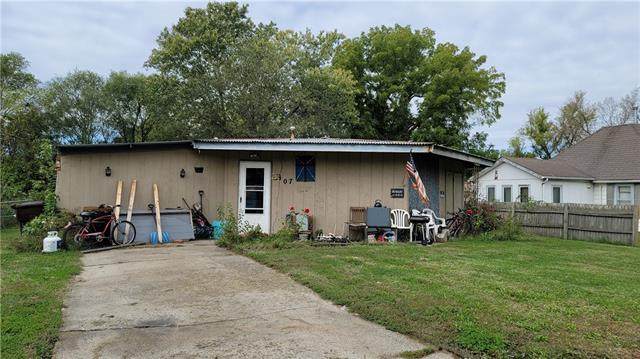 407 Benton Street - Photo 1
