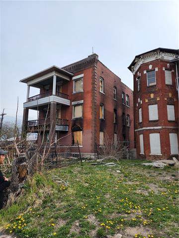 611 Forest Avenue - Photo 1