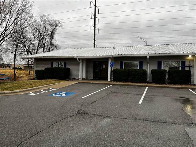 986 37th Street - Photo 1
