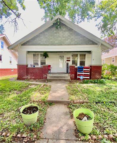 2220 Doniphan Avenue - Photo 1