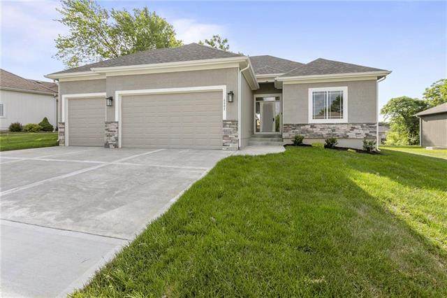 903 Crestwood Drive - Photo 1