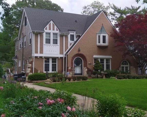 1025 Noyes Boulevard - Photo 1