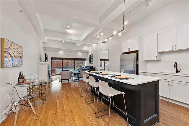 1101 Walnut Street - Photo 1
