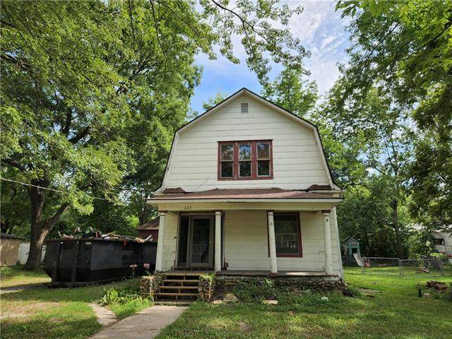 623 5th Street - Photo 1