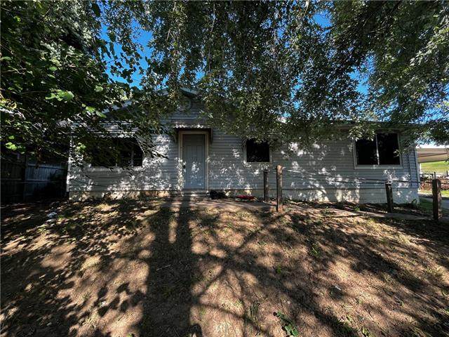 1615 13th Street - Photo 1