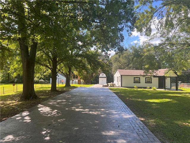 3010 60th Street - Photo 1