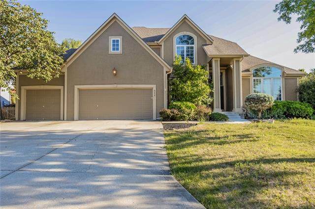 421 Emerald Drive - Photo 1