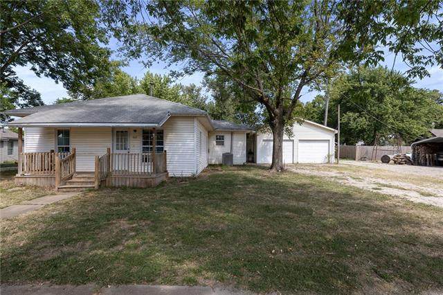 102 Garrison Avenue - Photo 1