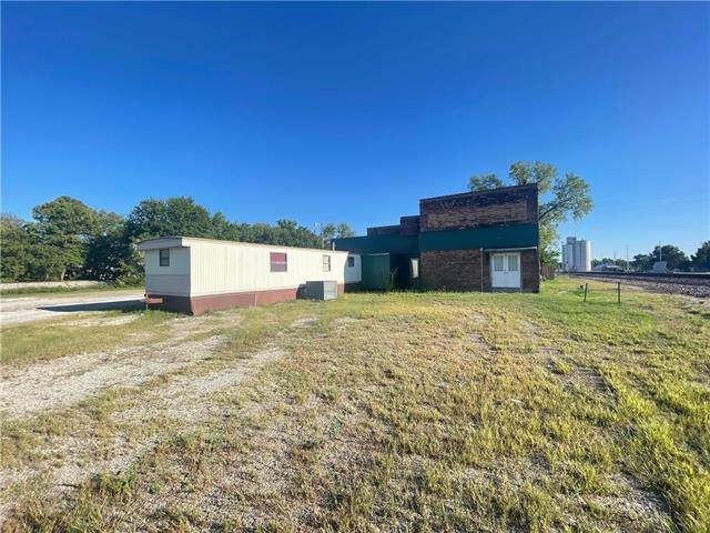 500 Railroad Street - Photo 1