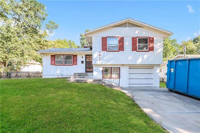 7902 90th Street - Photo 1