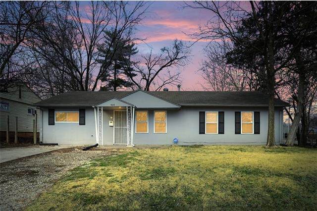 4818 45TH Street - Photo 1