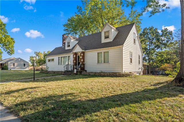 1401 Grand Avenue - Photo 1