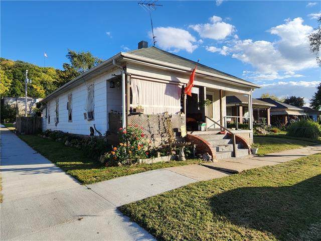 5201-5203 Pryor Avenue - Photo 1