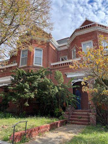 303 8th Street - Photo 1