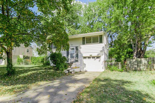 18404 Shoshone Street - Photo 1