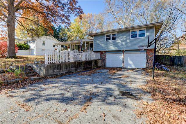 626 74th Terrace - Photo 1