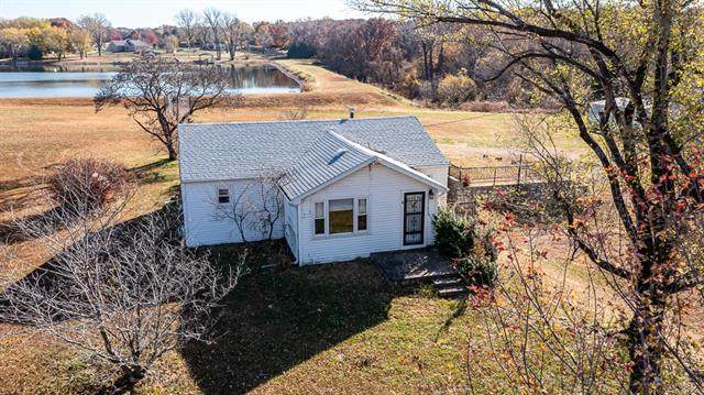 18721 Linwood Road - Photo 1