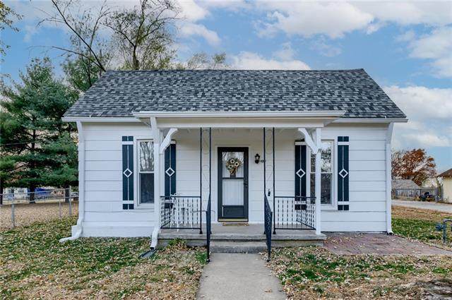 502 Zoe Street - Photo 1