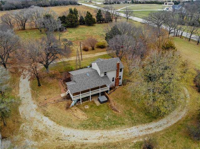 1087 1000 Road - Photo 1