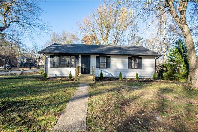 1401 Lawndale Avenue - Photo 1