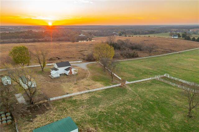 4745 NE CC Highway - Photo 1